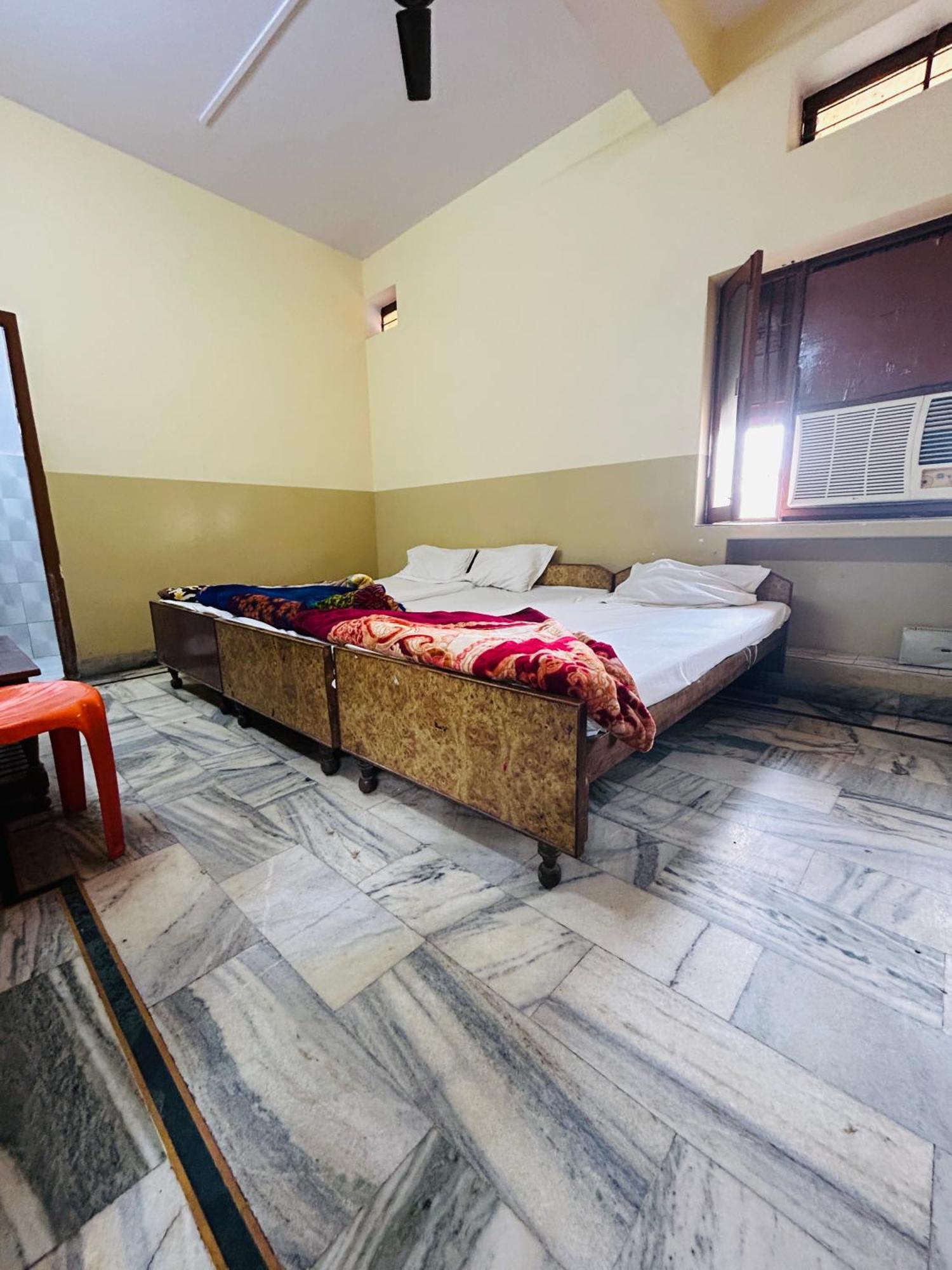 Satsang Lodge Varanasi Ngoại thất bức ảnh